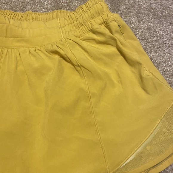Lululemon hotty hot shorts - Picture 2 of 5